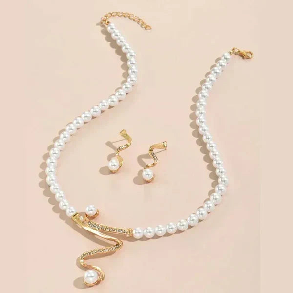 Set Collana e Orecchini Effetto Perla