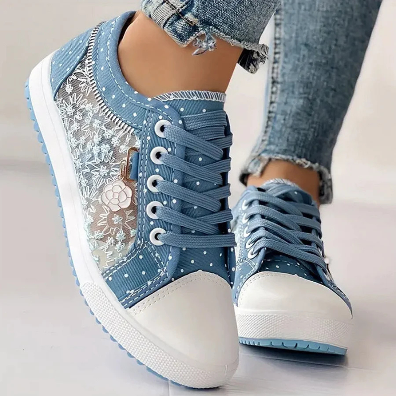 Sneakers femminili blu con stile fresco e curato