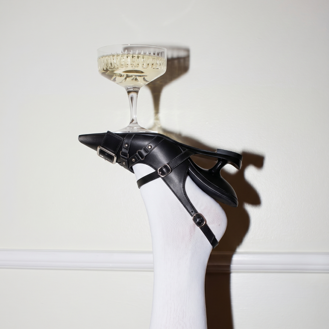 Amara Slingback Arch