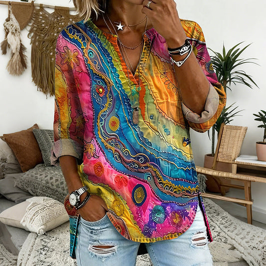 Carlotta – Kleurrijke Paisleyblouse met V-hals