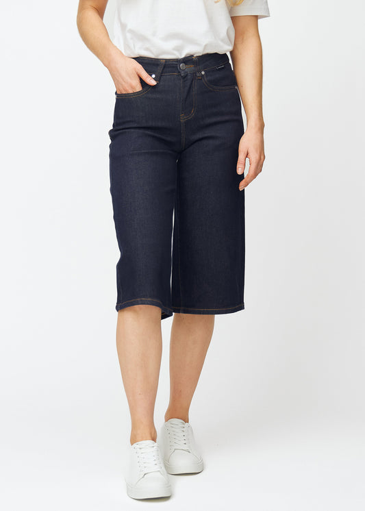 Monique – Donkerblauwe Losvallende Caprijeans met Wijde Pijpen