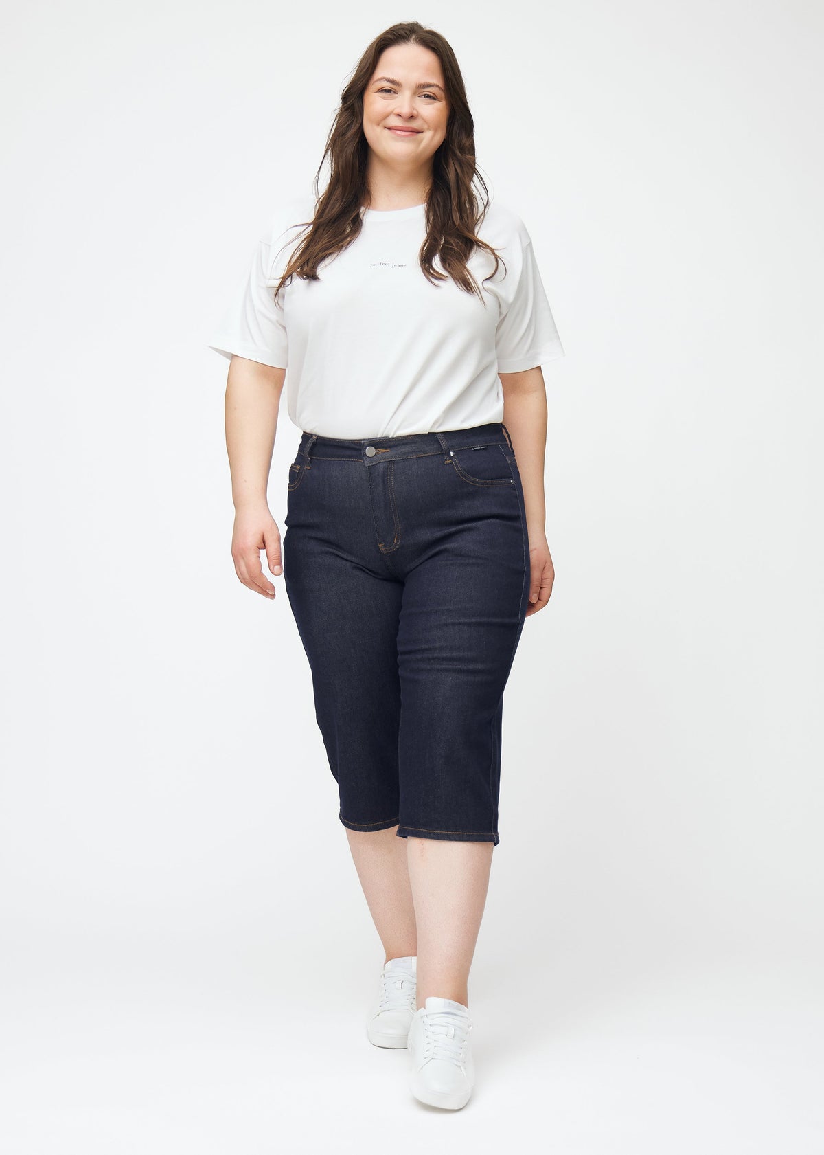 Ingrid – Donkerblauwe Caprijeans met Rechte Pasvorm