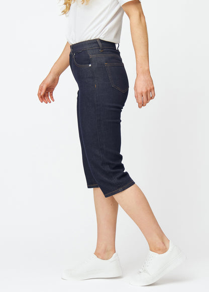 Ingrid – Donkerblauwe Caprijeans met Rechte Pasvorm