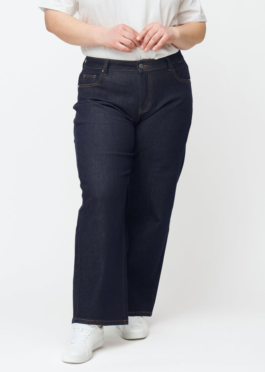 Annick – Donkerblauwe Stretchjeans met Hoge Taille en Ruime Pasvorm