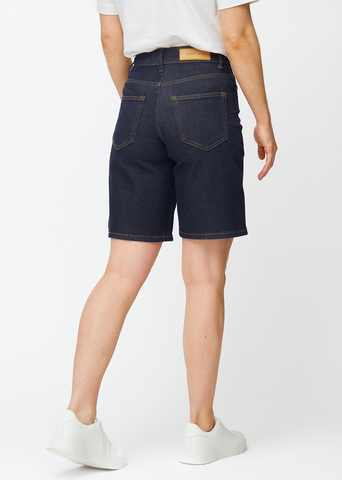 Martine – Donkerblauwe Losvallende Denimbermuda