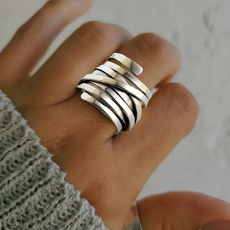 Anello Vintage dal Look Argentato