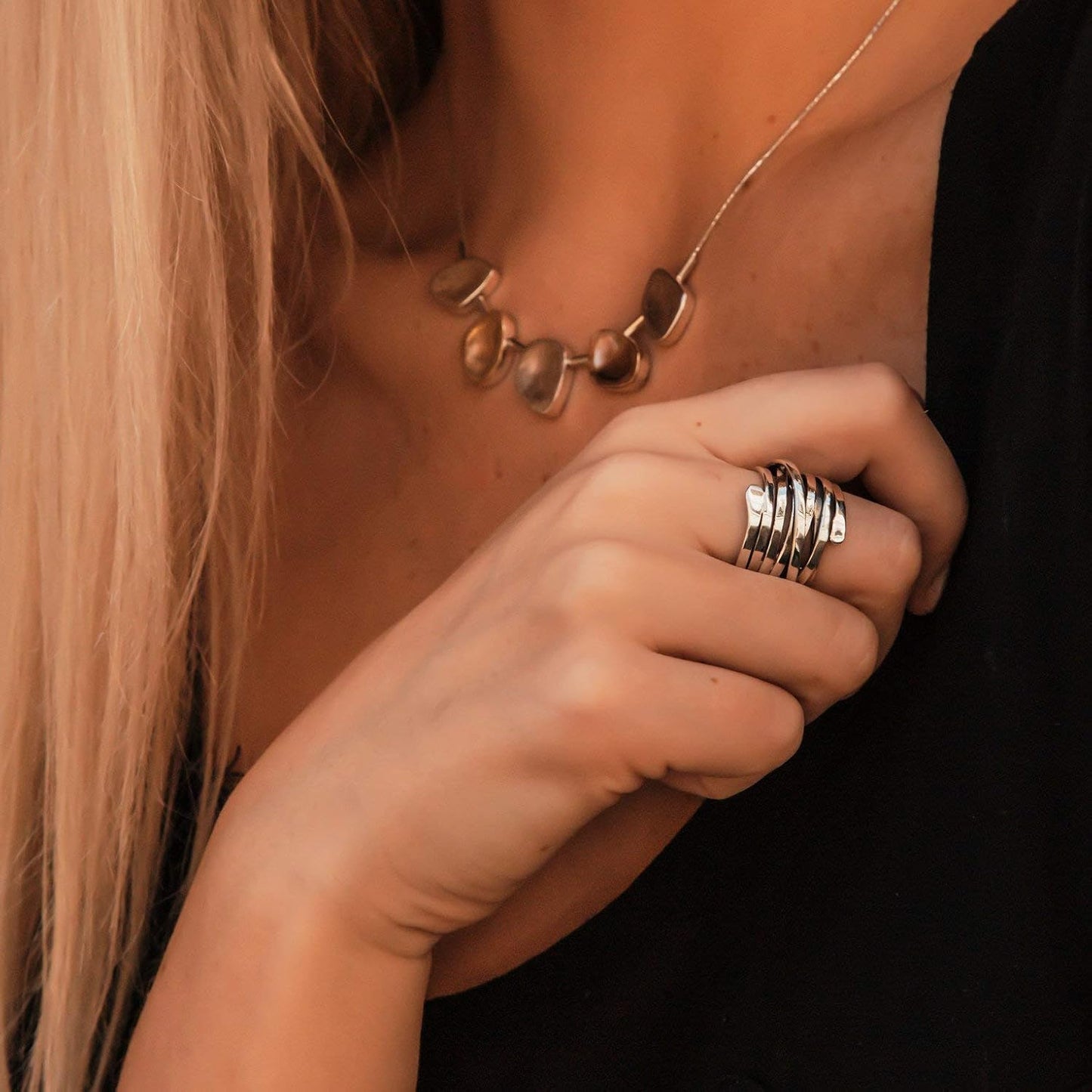 Anello Vintage dal Look Argentato