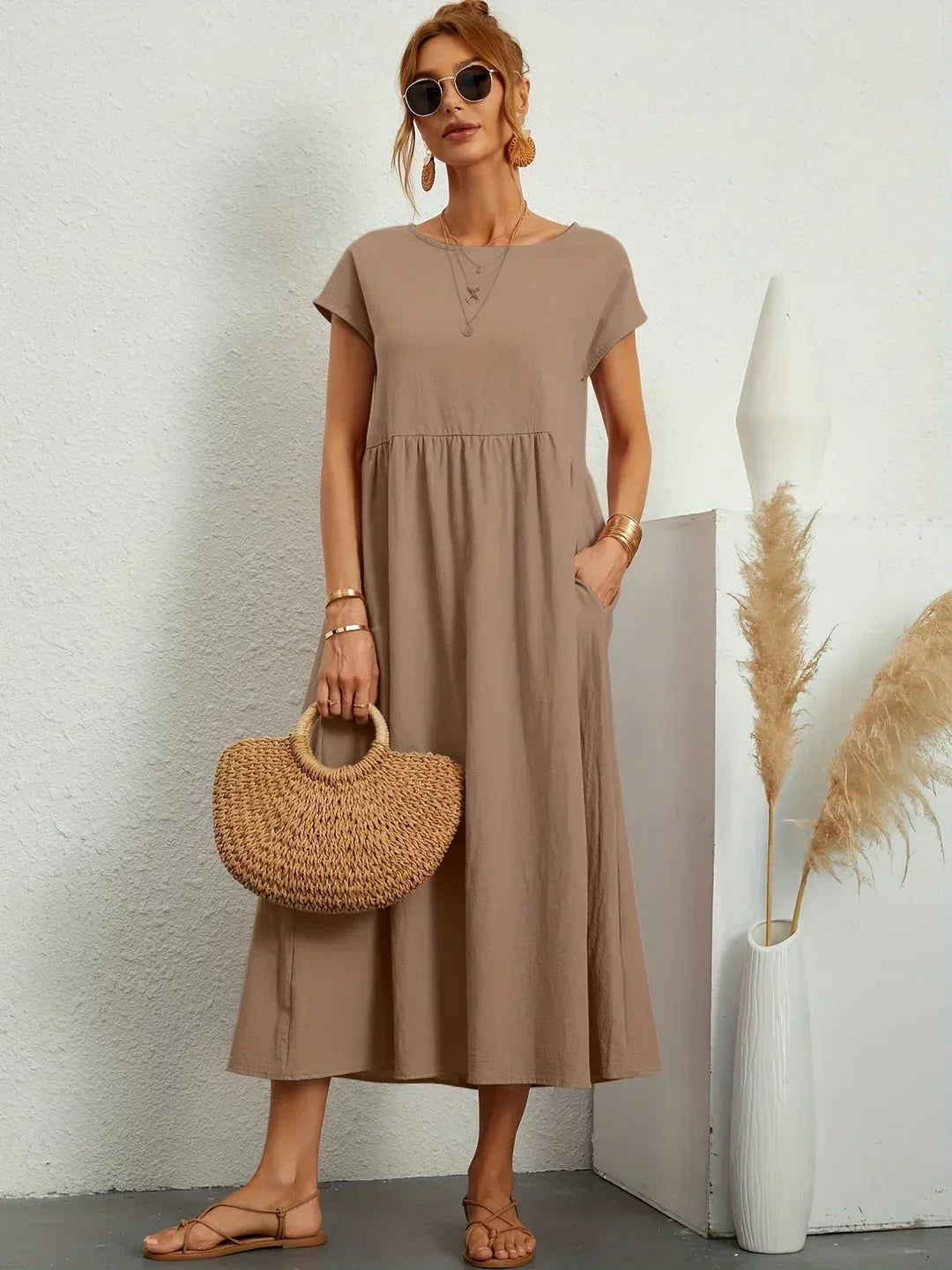 Abito midi fluido Gabrielle™ kaki dal look naturale e versatile