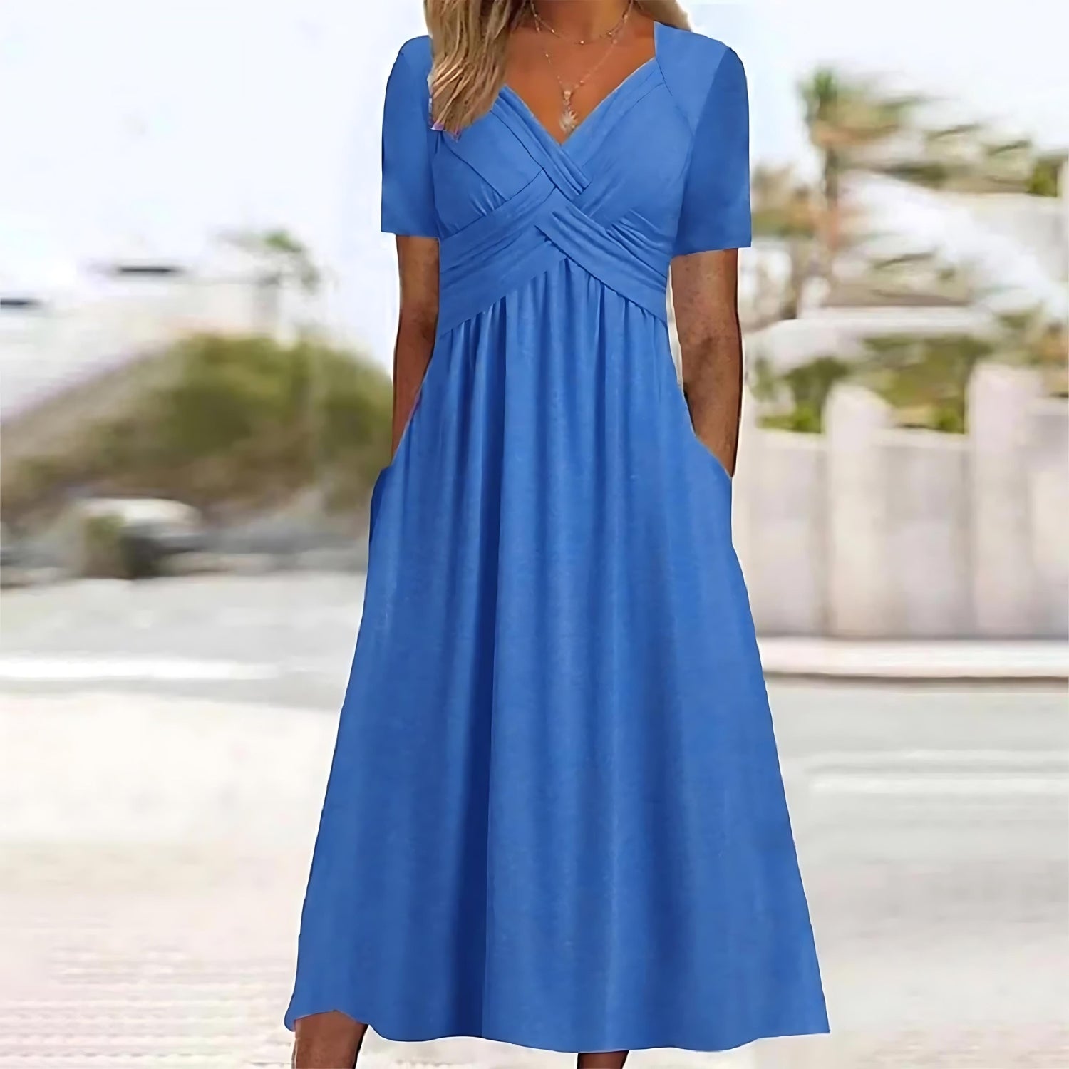Abito midi Isadora con linea ad A e taglio fluido - Blu