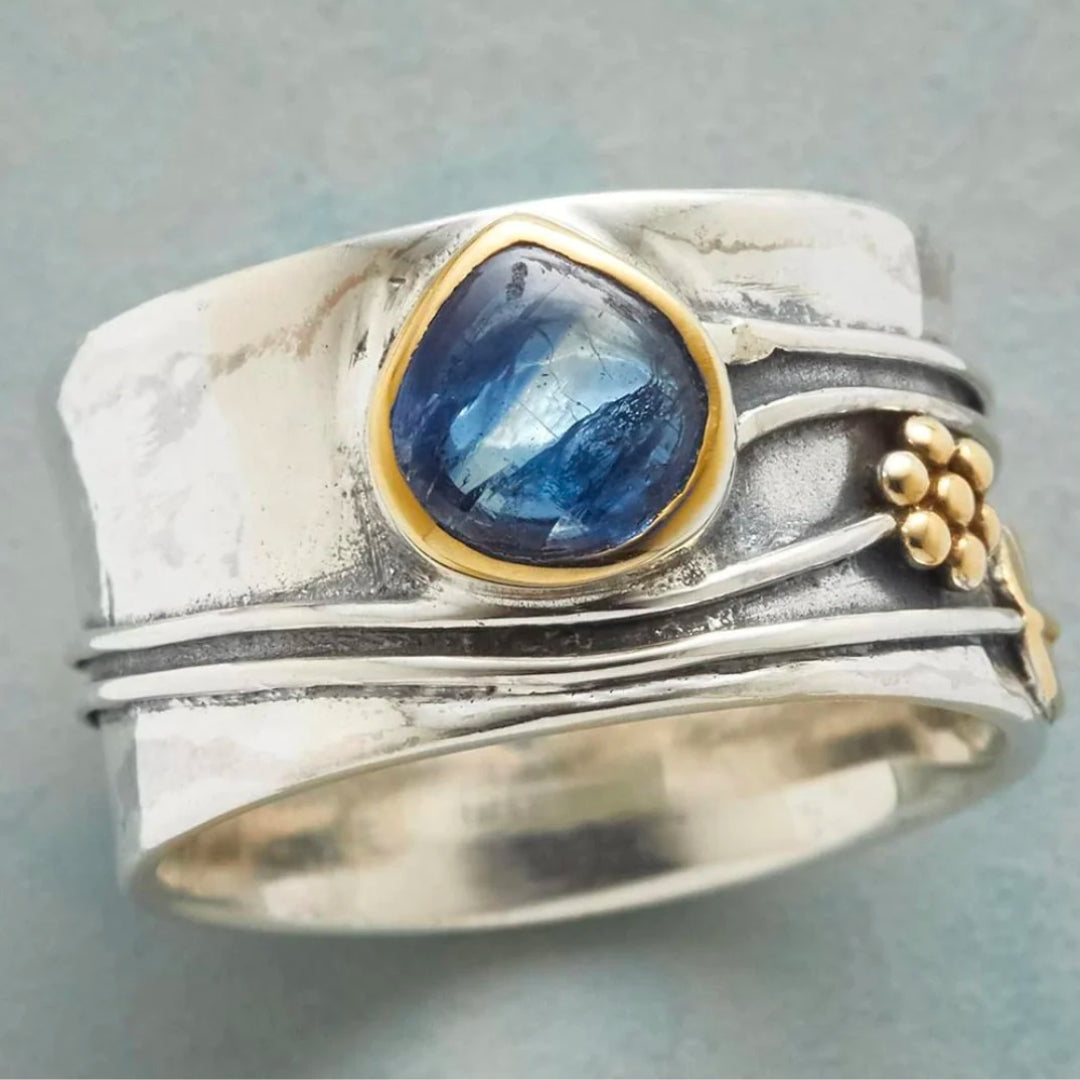 Anello Vintage con Pietra Blu Effetto Zaffiro