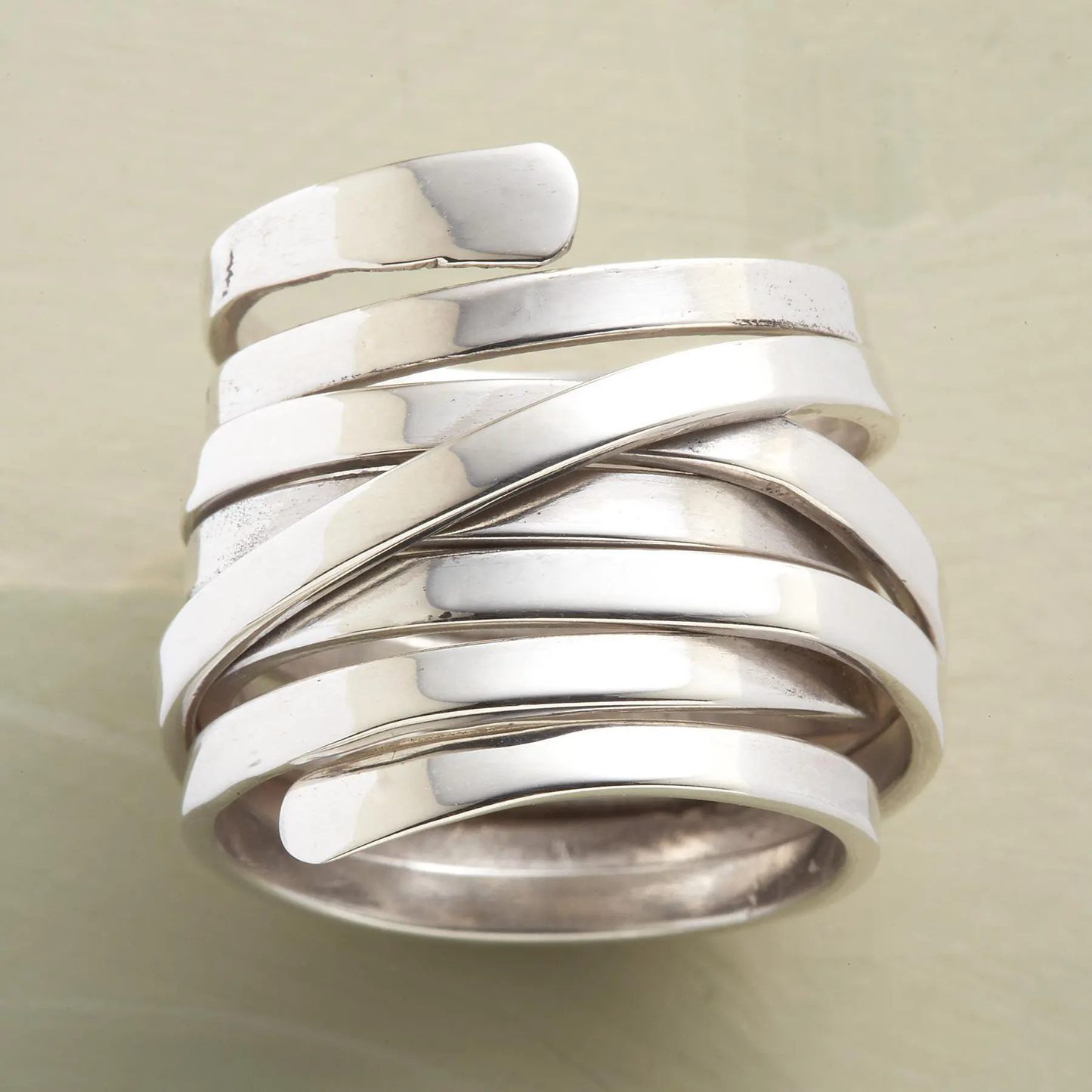 Anello Vintage dal Look Argentato